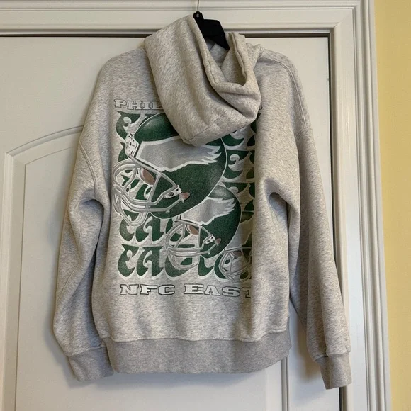 Abercrombie Philadelphia Eagles Graphic Hoodie - Picture 2 of 5